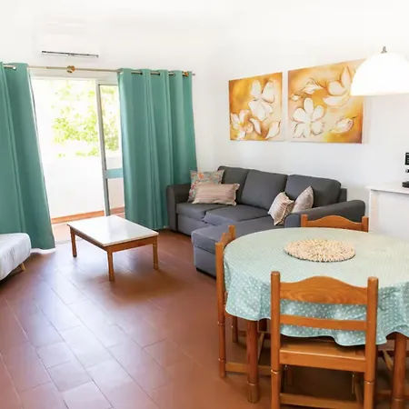 Beguest Sea Breeze Appartement *